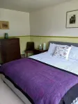cosy cottage with wood heater, surrounded by bushland Hotels in Kettering