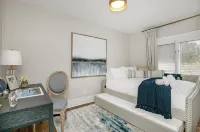 Irish River House - walk to ND!