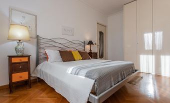 Casa Torricelli in Zona Crocetta by Wonderful Italy