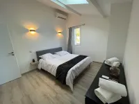 La Calade: Villa in the shade of oak trees Hotels in Montferrier-sur-Lez