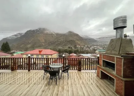 Come & Rest Отели в г. Степанцминда