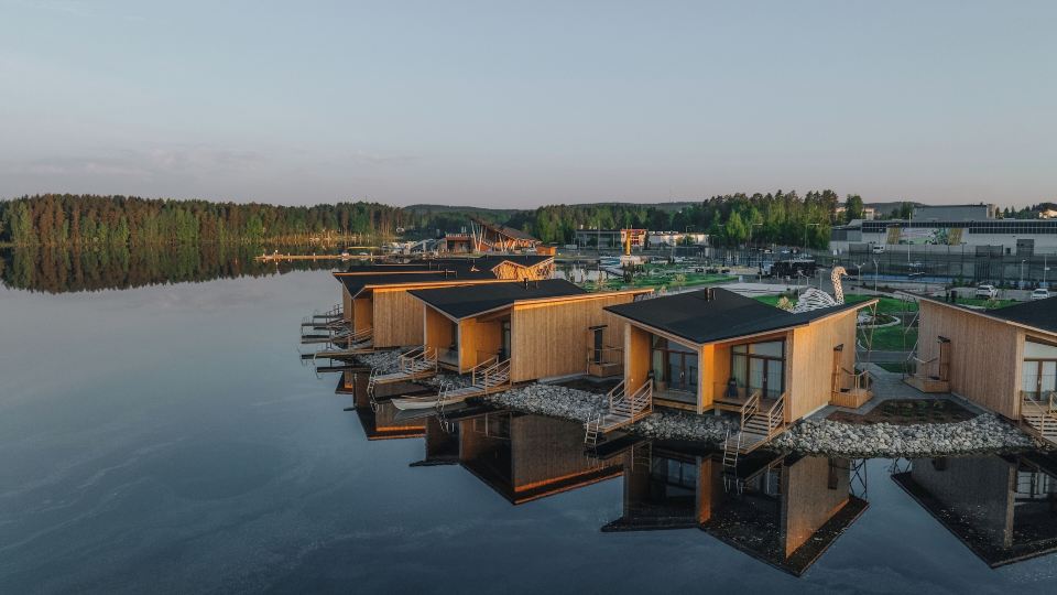 Bella Lake Resort