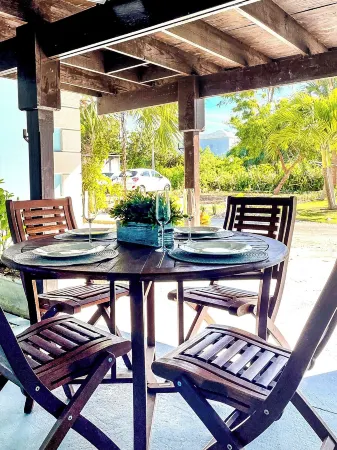 Blue Ocean Village Отели рядом с достопримечательностью «Ардастра Гарденс & Уайлдлайф Консервейшен Сентр»