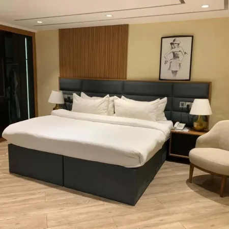 Iris Hotel