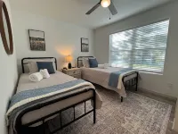 1 mile to Main Street in Monroe - Newly Renovated - Pet Friendly - Fenced Yard