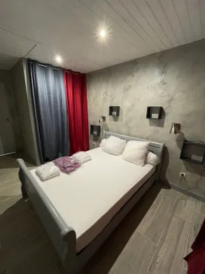 Near Soulac/mer 3-bedroom house with heated indoor pool
