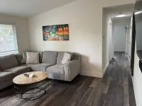 The Bluff House ~Upgraded & Close to town II