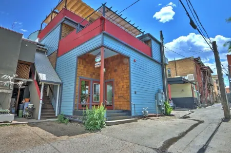 Stylish, modern downtown retreat, Unbeatable location w/ historic downtown views Отели рядом с достопримечательностью «The Hideout at Glenwood Springs»