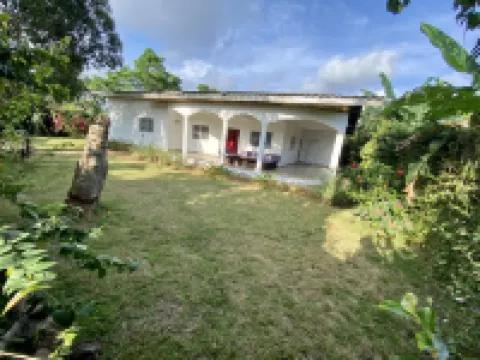 Very spacious house 5 minutes drive from the beach!