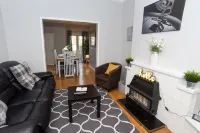 Luxury 2 bedroom terraced home next to Bentley Motors.