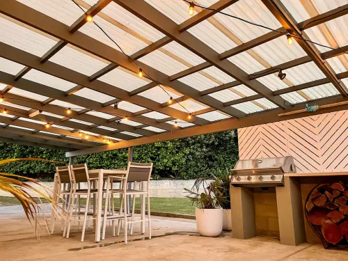 Barrel Sauna, Wood-Fired Pizza Oven, Bay Views, Fire Pit, Play Set, Pet Friendly