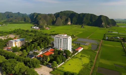 Khách sạn & Resort Hidden Charm Ninh Bình