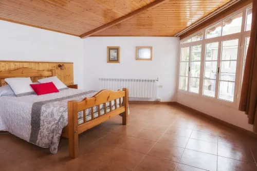House 800 m from the historic center of the Ria Muros with garage