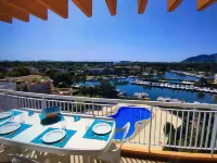 Appartement Lumineux à Cannes Marina, Dernier Étage, vue Marina - Baie de Cannes Hotels in Mandelieu La Napoule