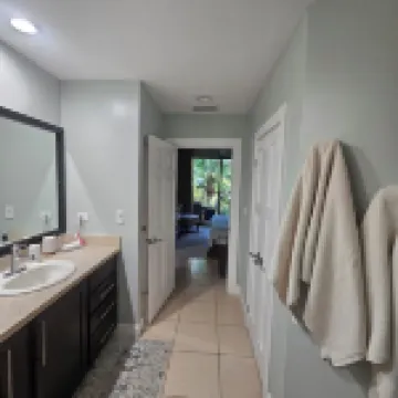 Spacious Pacifico condo-large balcony.  Access to pool, jacuzzi with bar/grill