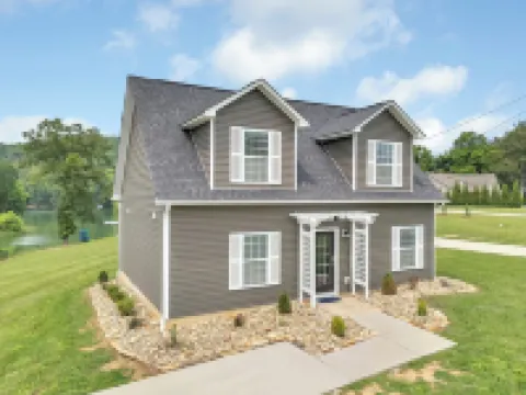 Tranquil Cove on Norris Lake w/ Kayaks