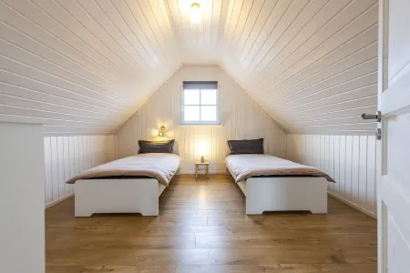 ALL INCL vacation home with harbor view & beach