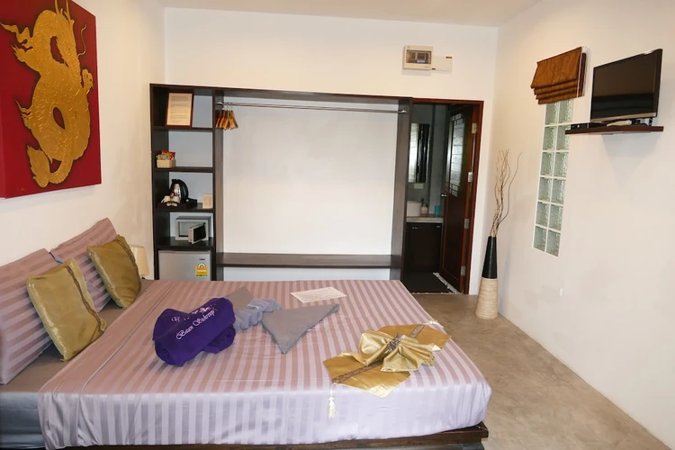 รูปภาพของ2 Bedrooms Villa, in Zen Tropical Garden.Swimming pool; Jacuzzi. Beach 500m.