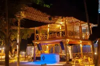 Tiki Beach Resort Hotel a Bwejuu