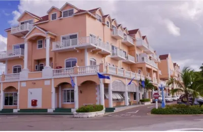 Lagoon Luxury at Sandyport
