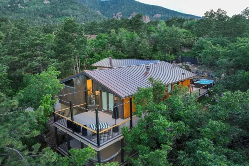 Broadmoor Bliss - Jacuzzi