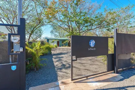 2BR - 2BTH Beach House w/ Pool