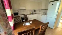 Cozy 2 Bedroom Apartment in Central Espoo, Close to Matinkylä Metro Station فنادق في Kirkkonummi