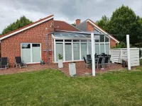 Ferienhaus, Lichtdurchflutetes Architektenhaus Hotel a Leer