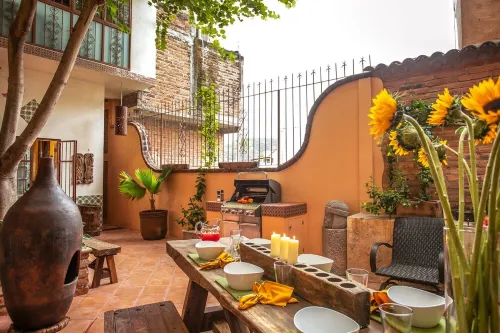 Picturesque Penthouse in Old Town Staffed Villa w/Views and Rooftop Pool