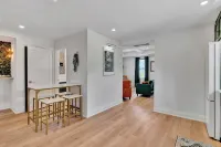 Downtown Stratford’s Luxury 2 BDR Suite with Kitchen *BRAND NEW*