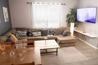 Cozy Home in the Heart of Downtown Winnipeg Hotels in 