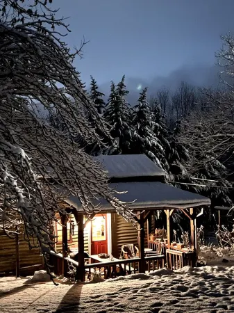 Zen Mountain Escape: Rivers, Nature, Wineries & Solitude