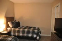 Perfect for families!  Pool and year round lake views.