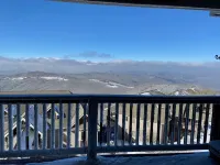 BEAR PAUSE amazing mountain views atop Sugar Mountain mins from Banner Elk - Mountain view