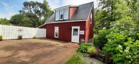 Renovated historical barn in Malpeque.. close to several beaches and Cabot Park.