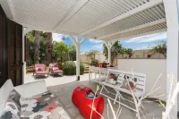 Villa dei Colori - red villa Hoteles en Isla Favignana