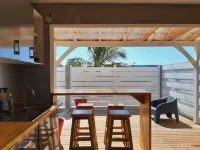 Spacieux t2 a 150 mettre de la plage jardin terrasse cheques ANCV acceptés Hotels in Le Diamant