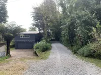 Laze by the Lake Hotels in Tikitere