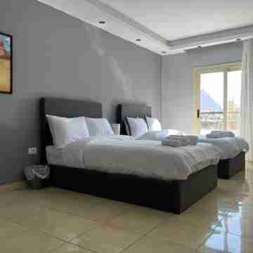 Luxury Touristic Apt. Pyramid View+Museum View Rooms