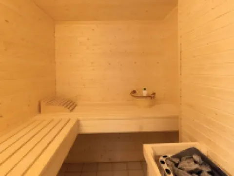 Idyllic sunny lakeside location with only 20 m to the private jetty and boat.