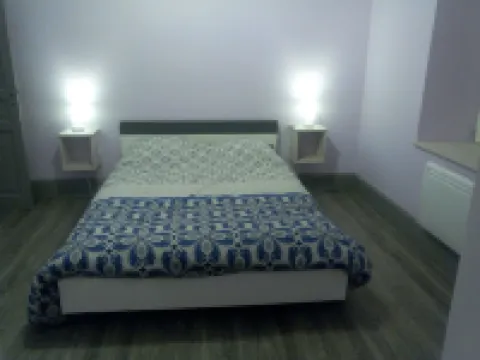 New listed cottage, renovated located less than 100 m from the lake, 65 € / night