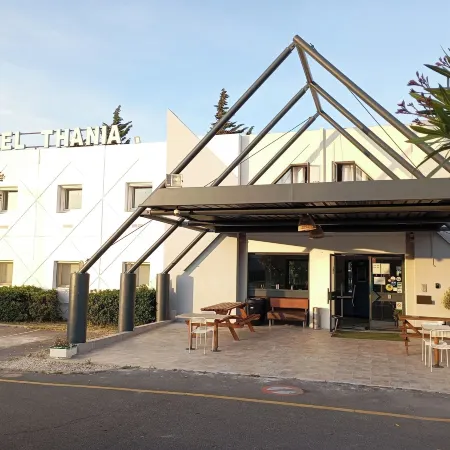 Hotel Thania
