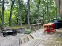 Updated Cottage in Southcott Pines, Grand Bend. Steps to Sun Beach