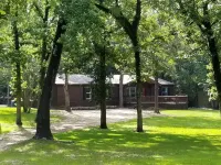 Creekside Country Retreat,  Spacious country living on 1 acre in the country. Отели рядом с достопримечательностью «Парк Мисти Дон»