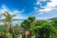 Villa Hoe by Tahiti Homes®. Swimming pool and sea view, ideal for a getaway for two! Hotels in Afareaitu