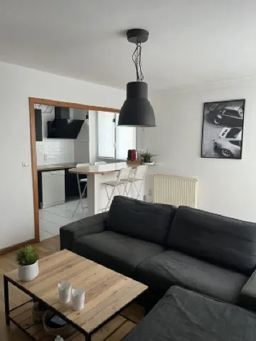 Charming F2 a stone's throw from Paris and Stade de France 塞納河畔埃皮奈酒店