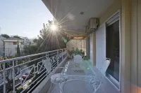 Riviera Living Stylish Apt Vouliagmeni Beach