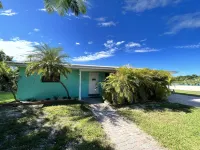 Bungalow oasis with lots of room