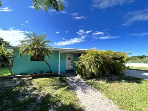 Bungalow oasis with lots of room