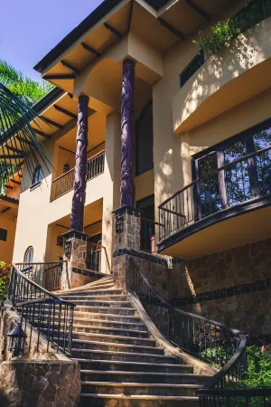 Ocean view, full time staff, concierge services. Winner 2013 - 2023 top rental